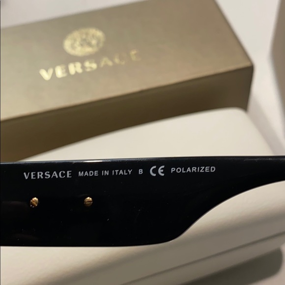 AUTHENTIC VERSACE POLARIZED Sunglasses - Picture 7 of 7